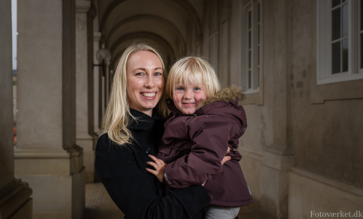 Cathrine og Silje på Christiansborg