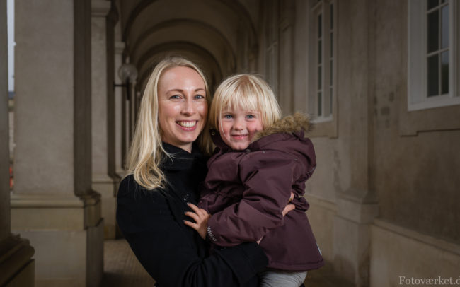 Cathrine og Silje på Christiansborg