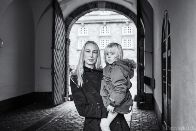 Cathrine og Silje på Christiansborg